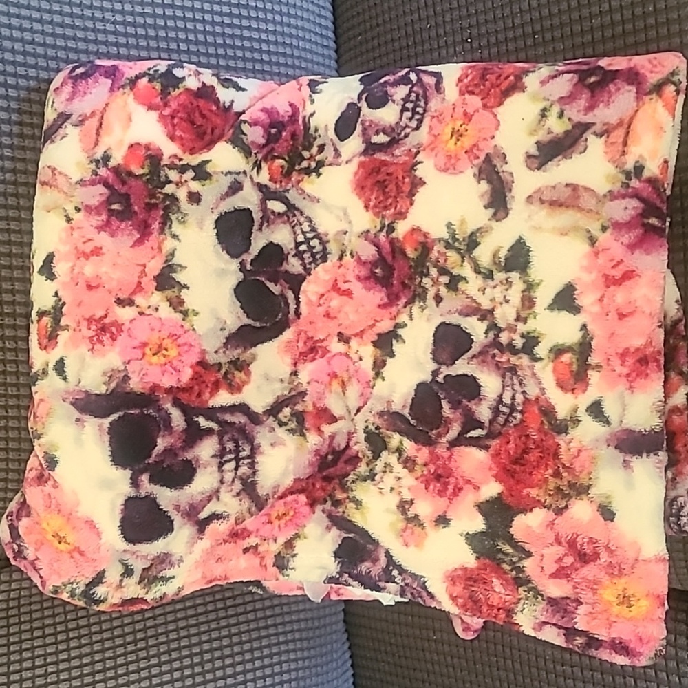 Throw blanket